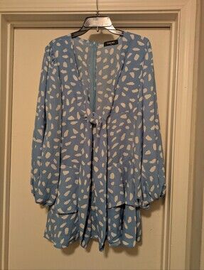 CHICME Blue and White Dot-Print V-Neck Tie Blouse